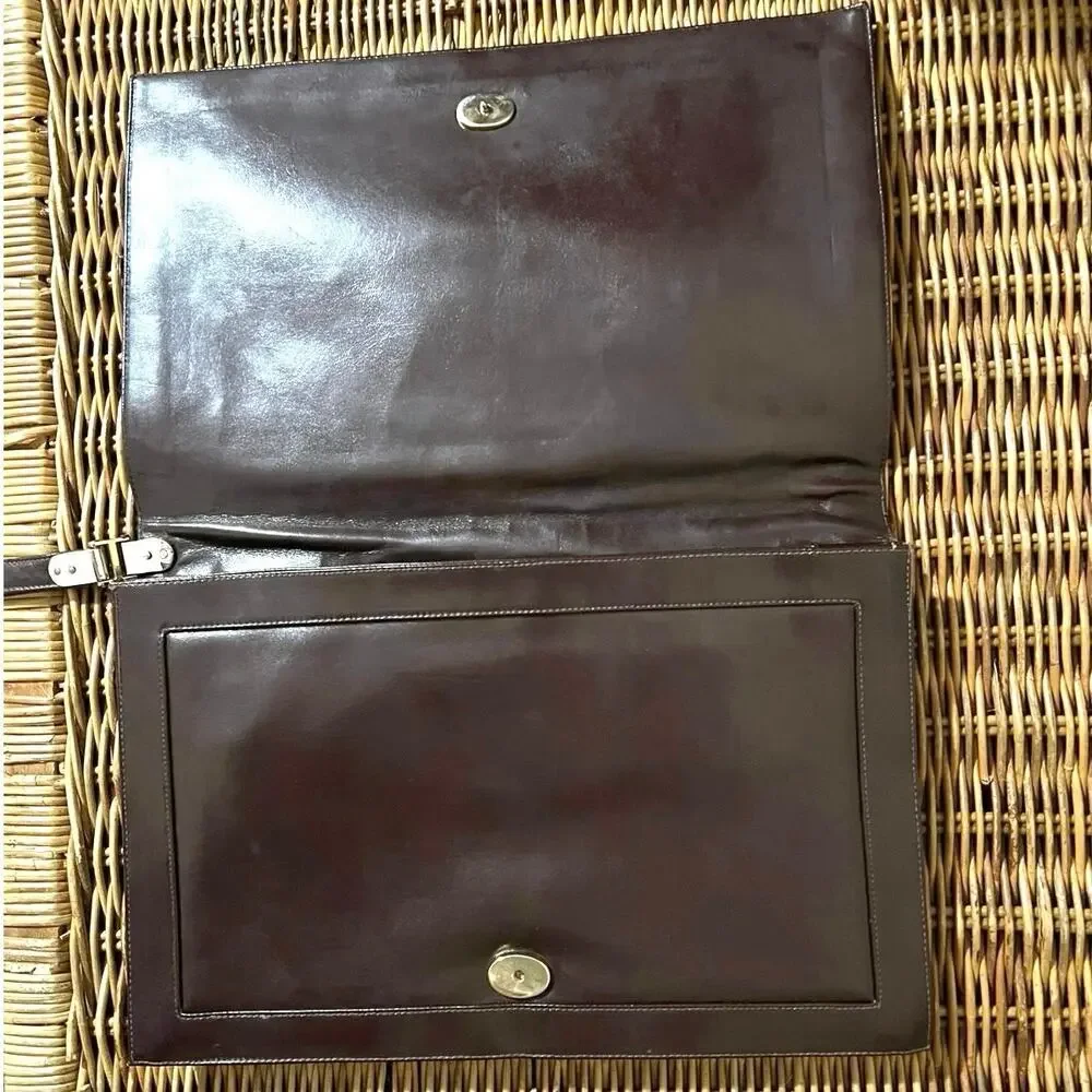 Vintage 1982 Lou Taylor wristlet envelope clutch and built in oval mirror. Brown